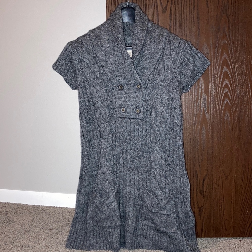 Long short sleeve sweater